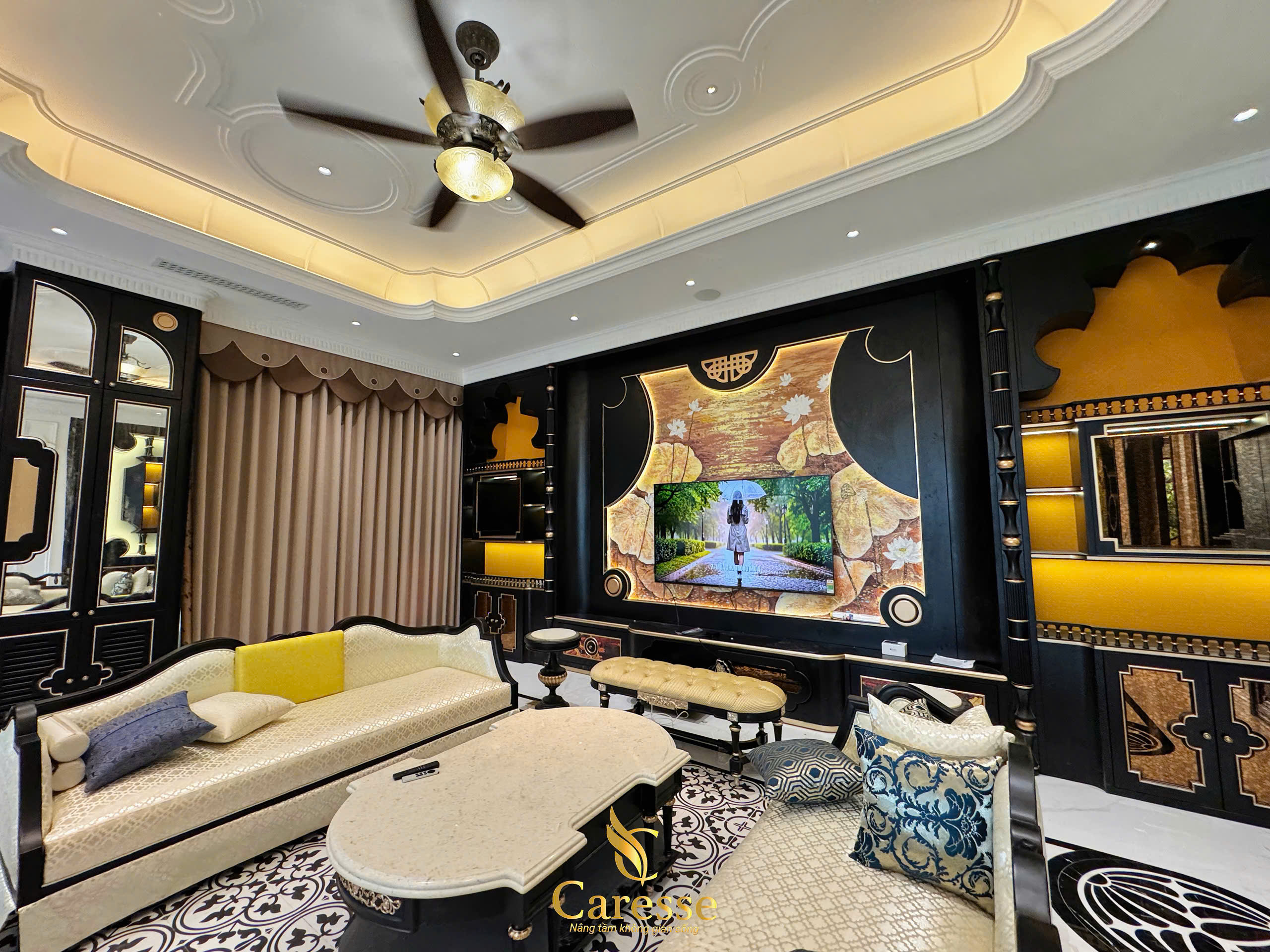 Chi tiết yếm trang trí của rèm vải tân cổ điển be nâu